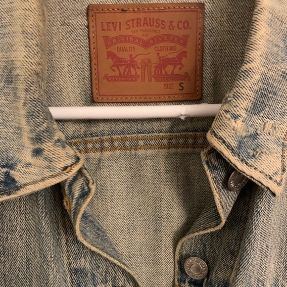 Levi’s Jean Jacket (Women’s) - Picture 8 of 11